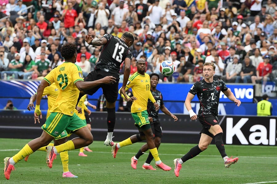كأس العالم 2026: التعادل السلبي يخيم على نهاية الشوط الأول بين كندا وجنوب إفريقيا