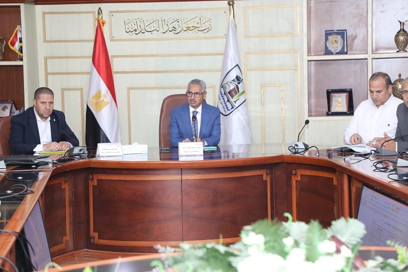 محافظ بني سويف يستعرض مشروعات الخطة الاستثمارية للعام المالي الجديد