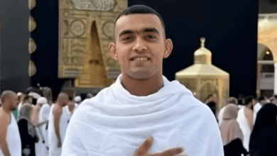 صورة لبطل المصارعة المصري جمال عبد الناصر.
