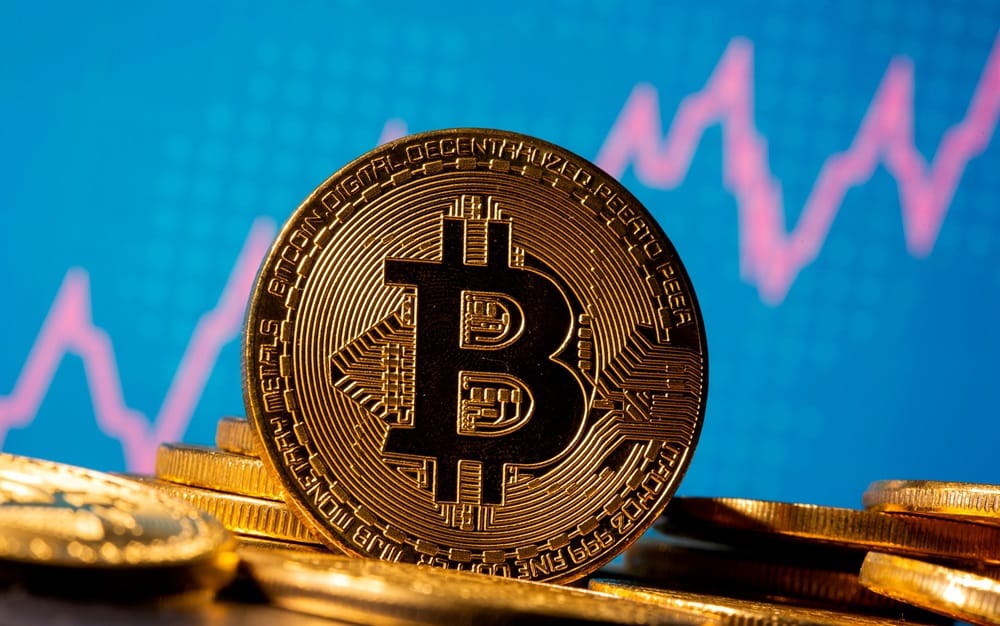 البيتكوين تتجاوز 61 ألف دولار وسط ارتفاع العملات الرقمية