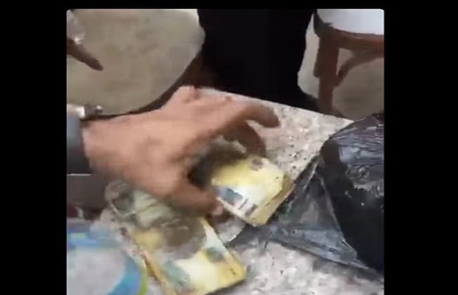 العثور على 100 ألف جنيه لعروس تحت أنقاض عقار بمنشأة ناصر