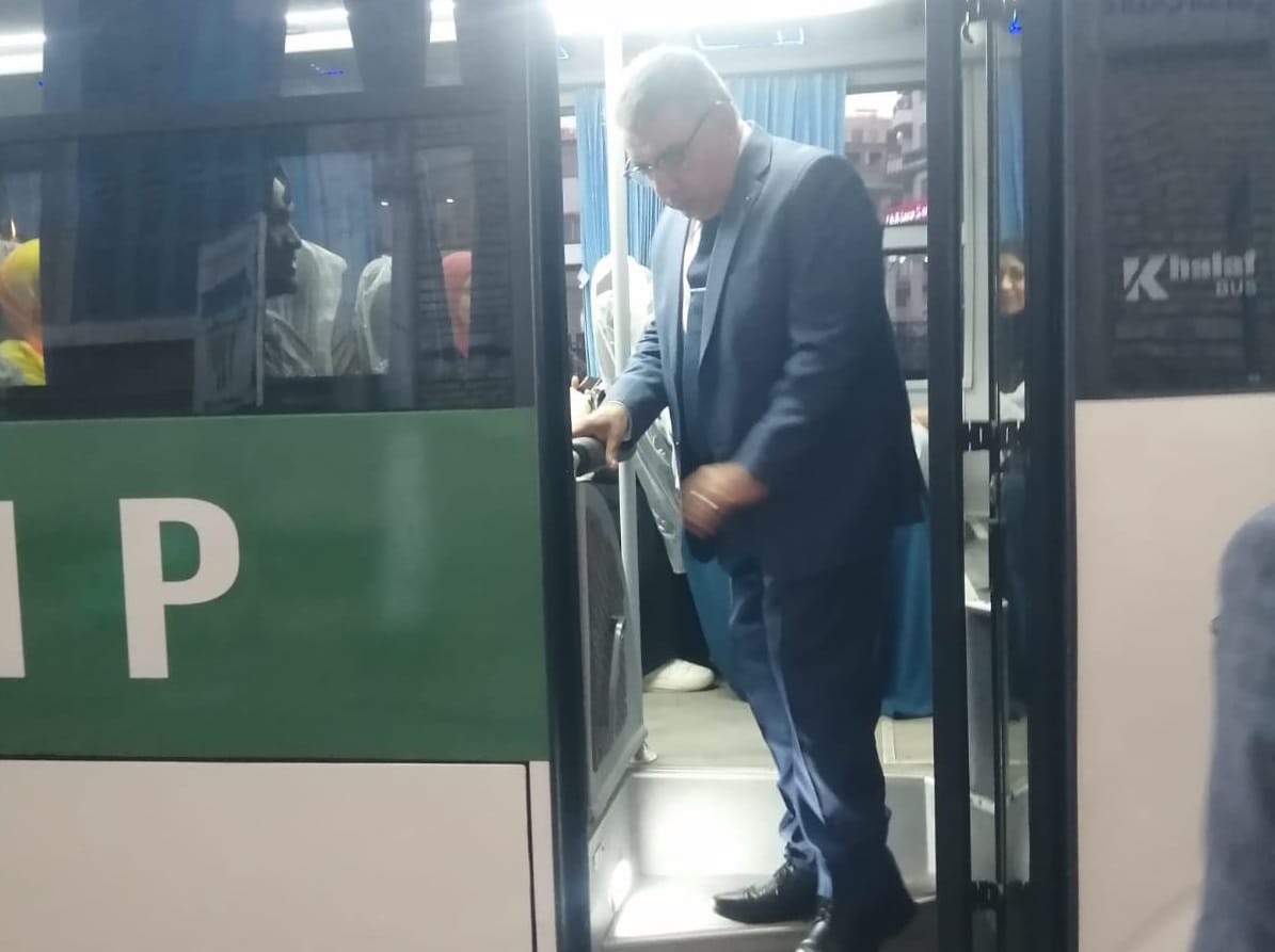 محافظ الدقهلية يتفقد منظومة "مواصلات المنصورة VIP"