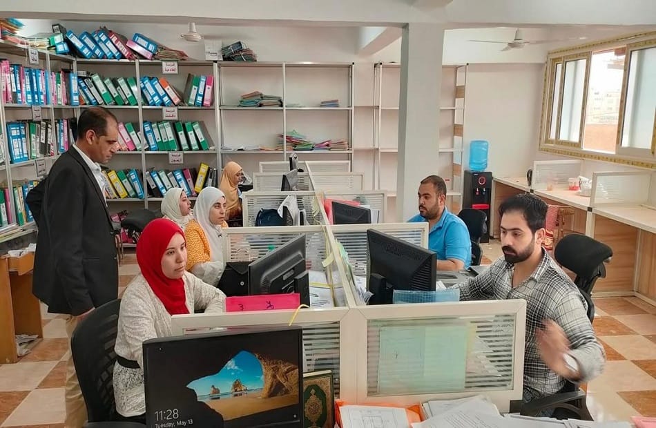 رئيس مدينة كفر الشيخ يعقد اجتماعًا لمتابعة الخدمات ومواجهة التعديات