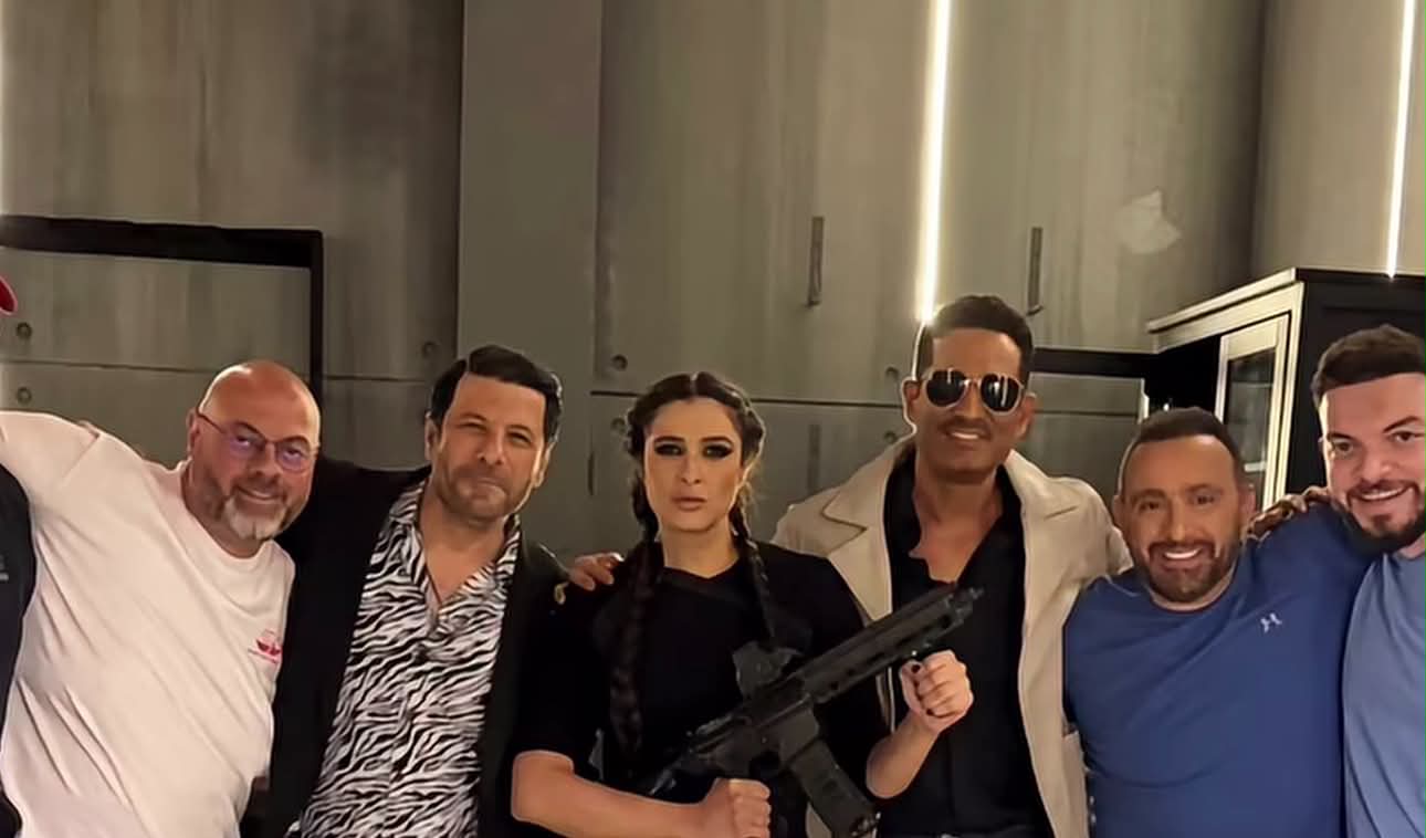 ياسمين عبد العزيز تعلن موعد طرح فيلم "خلي بالك من نفسك"