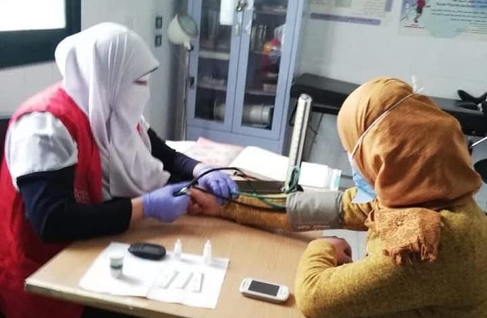 «100 مليون صحة» تقدم فحوصات وتحاليل مجانية للمواطنين بشرق مدينة نصر