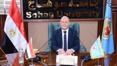 رئيس جامعة سوهاج يعتمد العلاوة التشجيعية لـ 512 عاملاً
